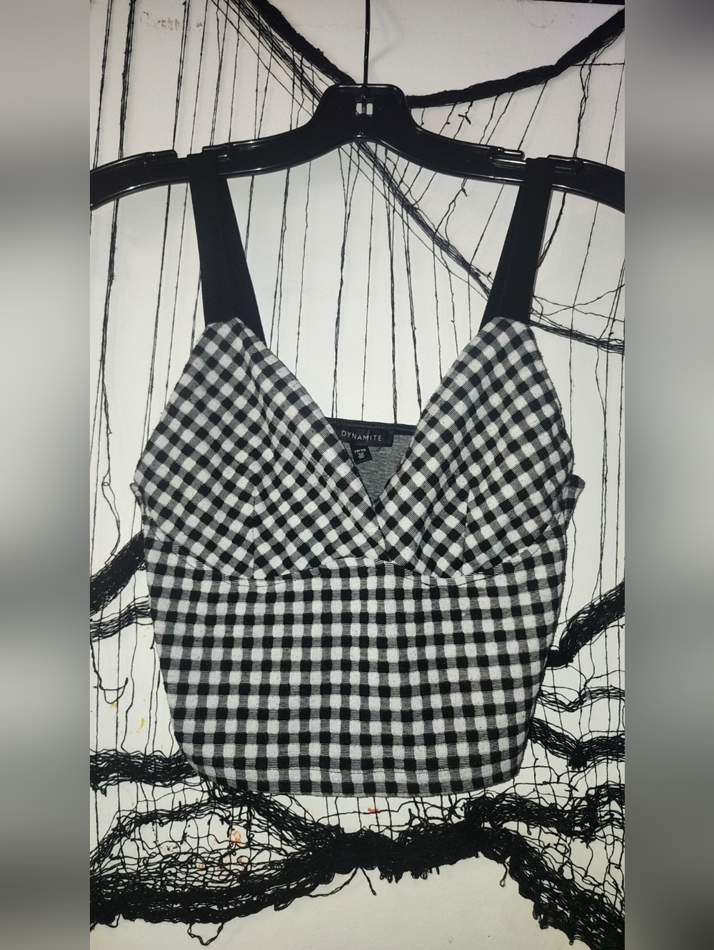 ✨️Dynamite Black & White Gingham V‑Neck Crop Top✨️